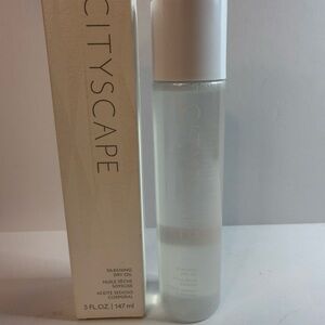Mary Kay CITYSCAPE Silkening Dry Oil Mist 5 oz. New in Box Discontinued.